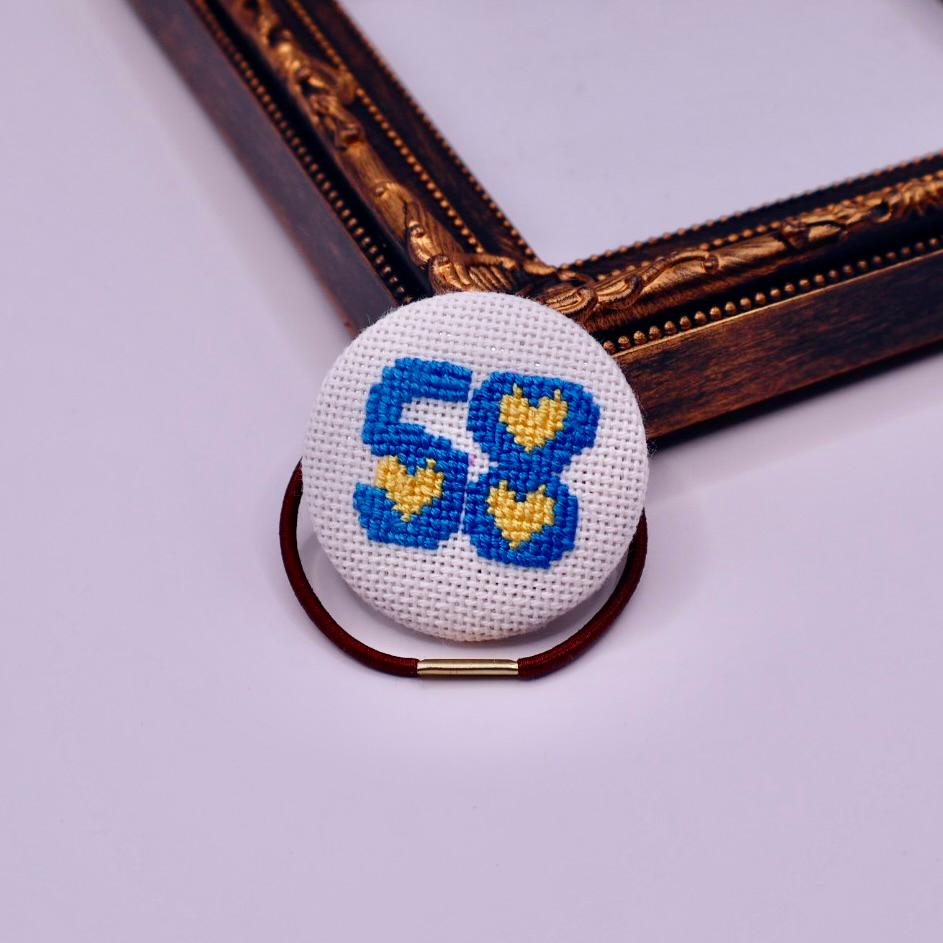 【番号オーダー可能】横浜DeNAベイスターズ風カラー　くるみボタンのヘアゴム　クロスステッチ刺繍 | 2枚目